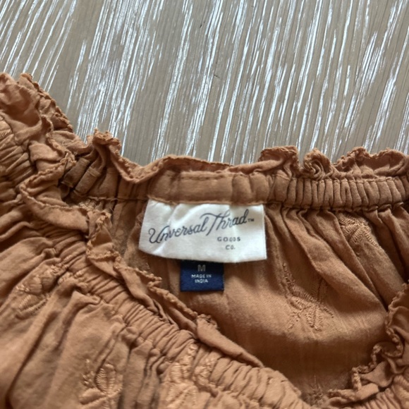 Universal Thread Top - Picture 2 of 2
